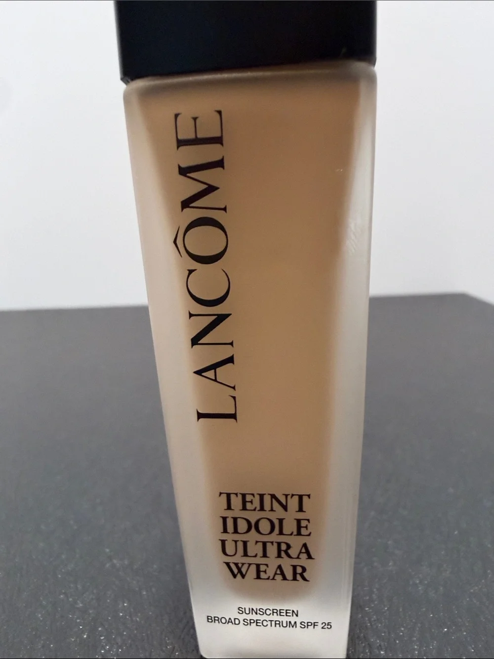 Teint Idole Ultra Wear Foundation - Neutral Beige Shade 135N